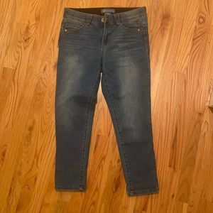 New w/o tags women’s petite Democracy “Ab Solution” jeans
